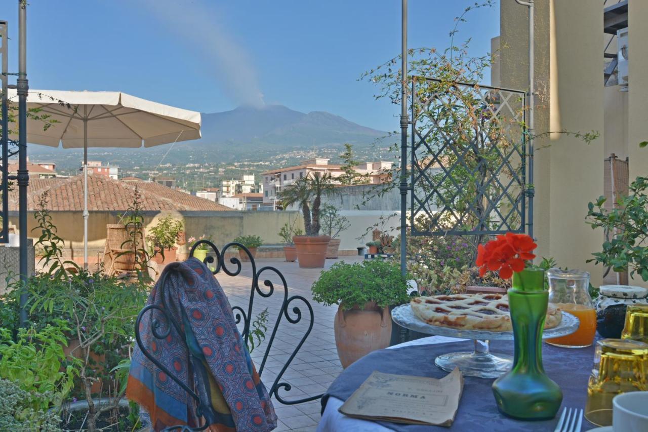 B&B Di Charme Camelie Palazzo Nicotra Riposto Exterior photo